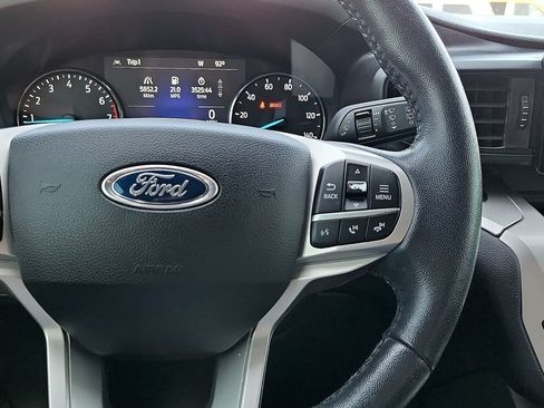 Used 2021 Ford Explorer XLT RWD image 24