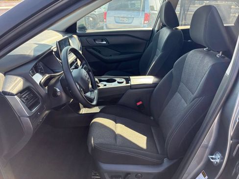 Used 2026 Nissan Rogue SV AWD/4WD image 29