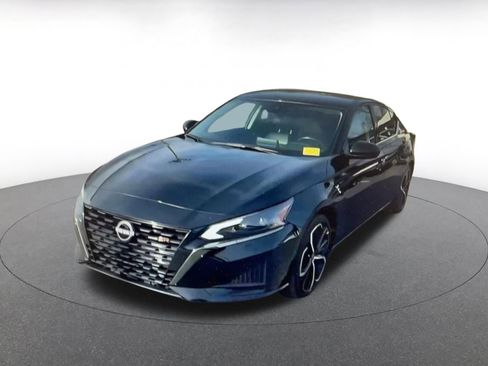 Used 2025 Nissan Altima 2.5 SR image 4