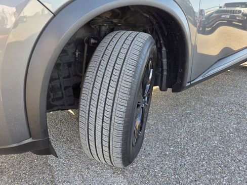 Used 2022 Nissan Rogue SV image 10