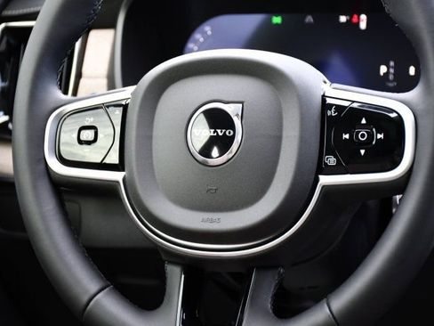 New 2026 Volvo XC90 B6 Plus w/ Protection Package Premier AWD/4WD image 22