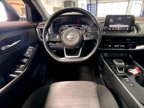 Used 2023 Nissan Rogue SV AWD/4WD image 17