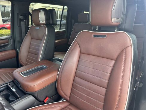 Used 2023 GMC Yukon XL Denali Ultimate AWD/4WD image 21