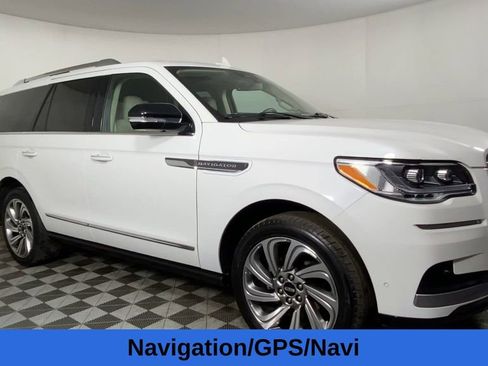 Used 2022 Lincoln Navigator Reserve image 5