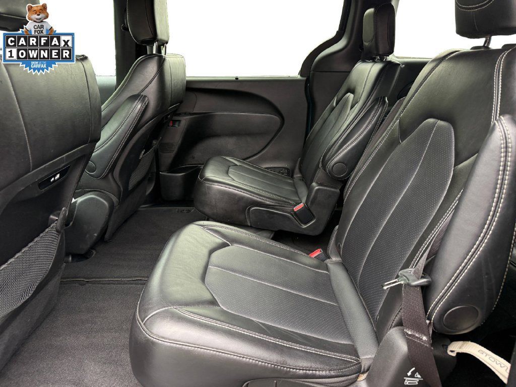 Used 2025 Chrysler Pacifica Select FWD image 14