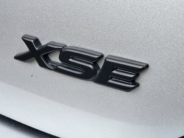 Used 2022 Toyota Camry XSE w/ Navigation Package FWD image 7
