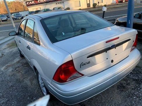 Used 2003 Ford Focus SE FWD image 7