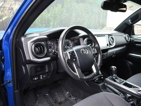 Certified 2018 Toyota Tacoma TRD Off-Road image 14