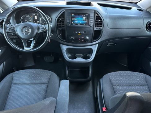 Used 2022 Mercedes-Benz Metris image 12
