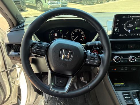Used 2025 Honda CR-V Sport Touring image 17