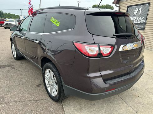 Used 2015 Chevrolet Traverse LT w/ Style and Technology Package FWD image 7