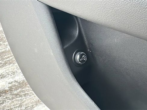 Used 2024 Cadillac XT4 Premium Luxury image 16