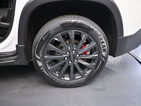 Used 2022 Chevrolet Traverse RS FWD image 14