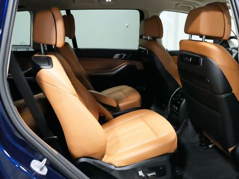 Used 2024 BMW X7 xDrive40i w/ Parking Assistance Package AWD/4WD image 10