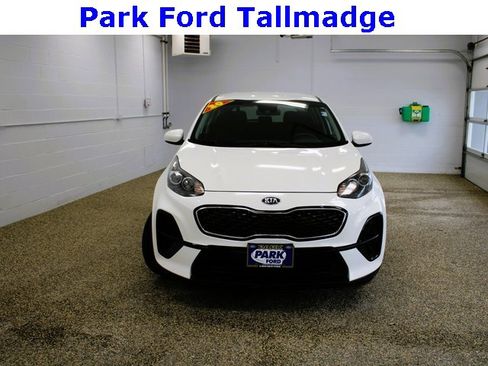 Used 2020 Kia Sportage LX image 9