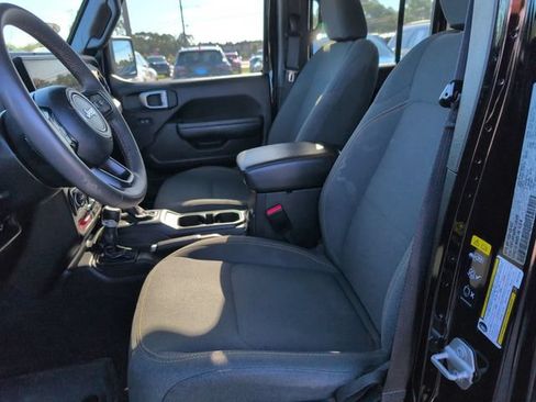 Used 2024 Jeep Wrangler Unlimited Sport AWD/4WD image 15