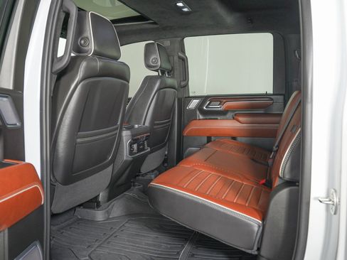 Used 2024 GMC Sierra 2500 Denali Ultimate image 15