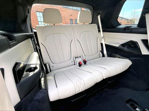 Used 2024 BMW ALPINA XB7 image 37