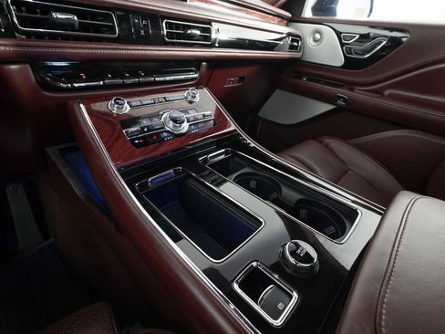 Used 2023 Lincoln Aviator Black Label w/ Jet Package image 26