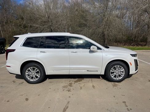 New 2025 Cadillac XT6 Luxury image 10