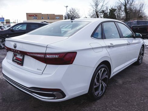 Used 2025 Volkswagen Jetta SEL image 5