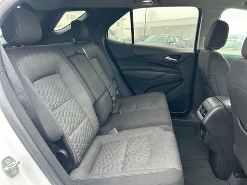 Used 2018 Chevrolet Equinox LT image 11