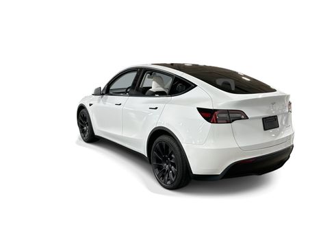Certified 2021 Tesla Model Y Long Range AWD/4WD image 4