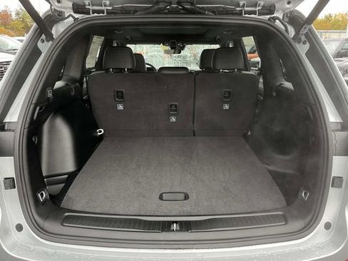 New 2025 Jeep Grand Cherokee Limited w/ Black Appearance Package image 18