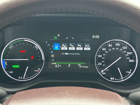 Used 2023 Toyota Sienna Platinum FWD image 36
