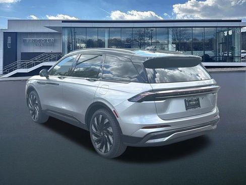 New 2026 Lincoln Nautilus Reserve w/ Jet Appearance Package AWD/4WD image 5