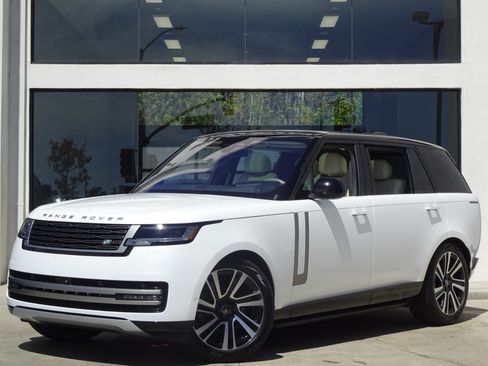 Used 2023 Land Rover Range Rover Long Wheelbase SE AWD/4WD image 11