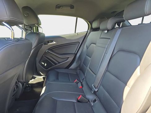 Used 2020 Mercedes-Benz GLA 250 4MATIC image 17