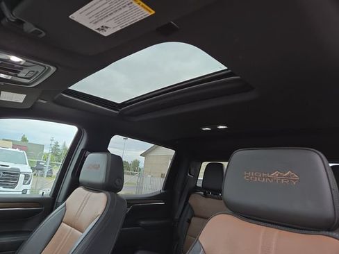 Used 2024 Chevrolet Silverado 1500 High Country w/ Technology Package AWD/4WD image 31
