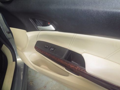 Used 2010 Honda Crosstour EX-L image 22