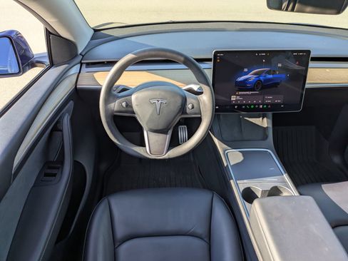 Used 2023 Tesla Model Y Long Range AWD/4WD image 29