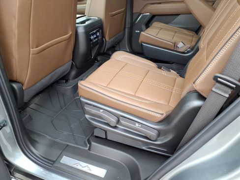 New 2026 Chevrolet Tahoe High Country w/ Sun And Tow Package image 6