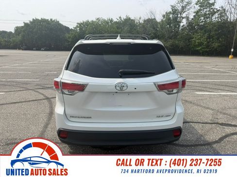 Used 2015 Toyota Highlander XLE AWD/4WD image 4