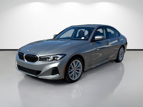Used 2023 BMW 330i Sedan w/ Premium Package image 7