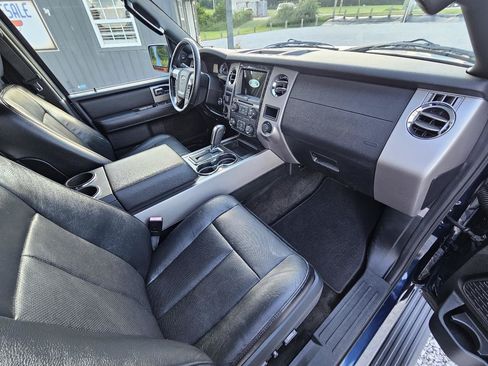 Used 2017 Ford Expedition Limited w/ Equipment Group 301A RWD image 37