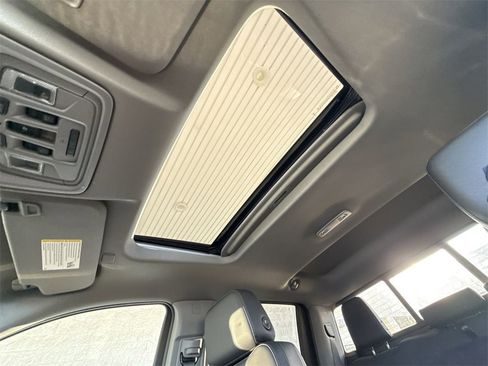 Certified 2024 GMC Sierra 2500 SLT w/ SLT Premium Package image 19