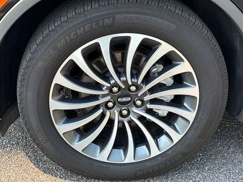 Certified 2024 Lincoln Aviator Reserve AWD/4WD image 11