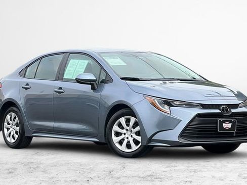 Used 2026 Toyota Corolla LE FWD image 1