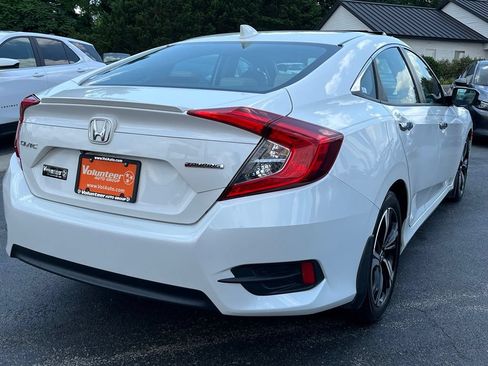 Used 2017 Honda Civic Touring image 9