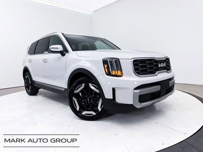 Used 2024 Kia Telluride S w/ S Sunroof Package