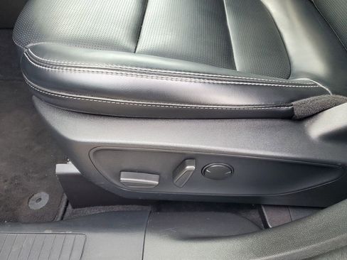 Certified 2025 Ford Escape Platinum image 10