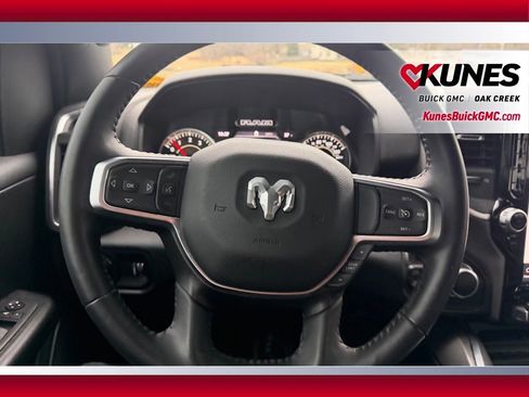 Used 2024 RAM 1500 Big Horn image 22