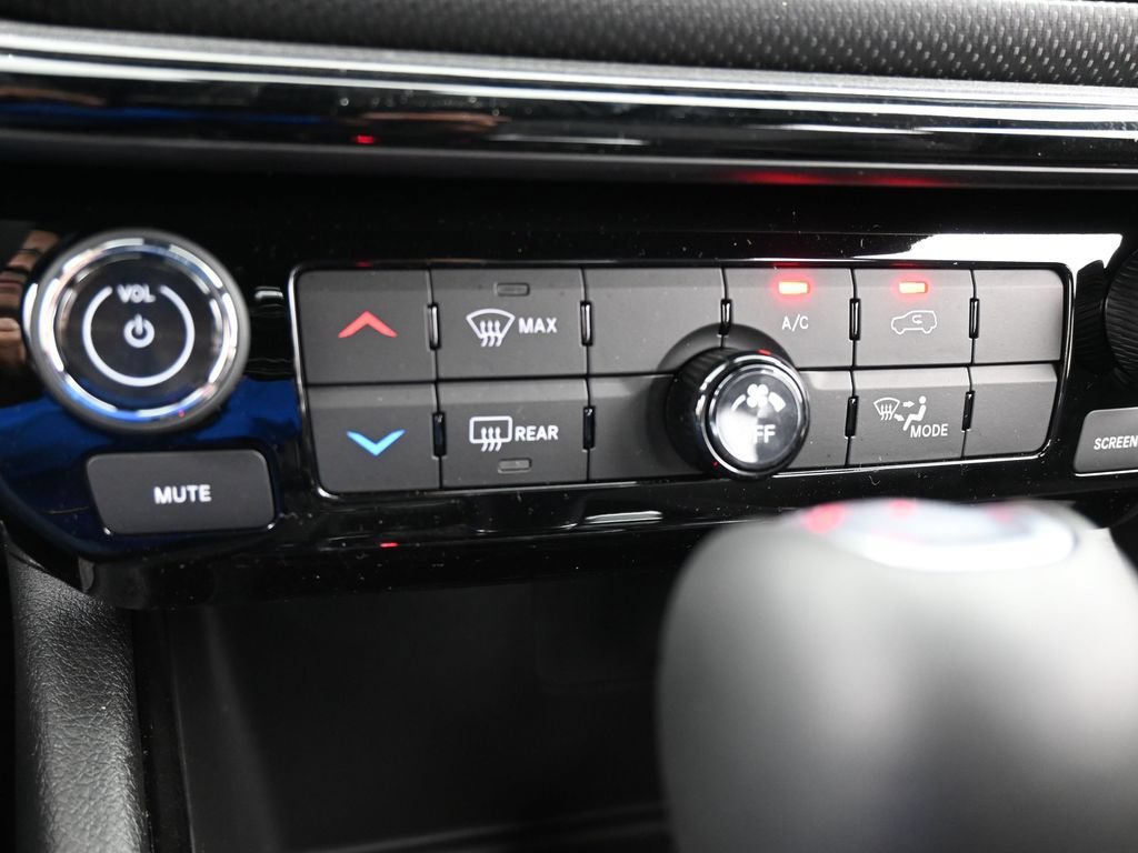 New 2026 Jeep Compass Latitude AWD/4WD image 19