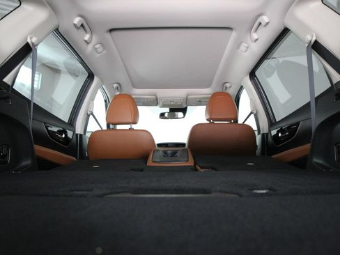 Used 2018 Nissan Rogue SL AWD/4WD image 35