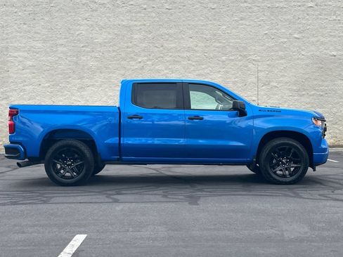 Used 2025 Chevrolet Silverado 1500 Custom w/ Turbomax Blackout Package RWD image 9