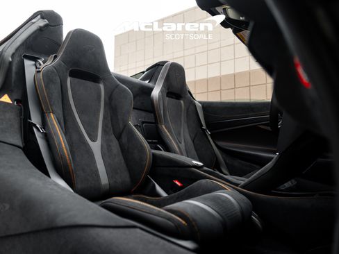 Used 2024 McLaren 750S Spider RWD image 42